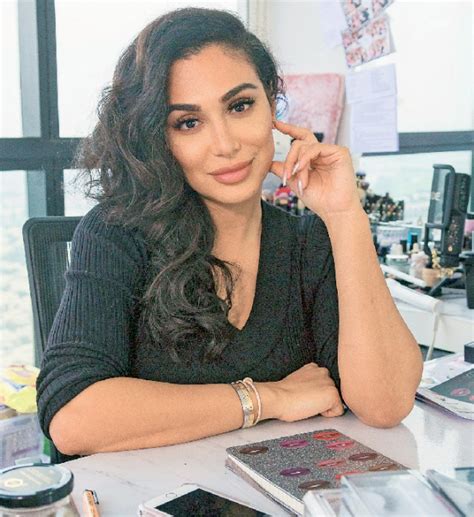 Is Huda Kattan The Most Influential Beauty Blogger In The World Read Qatar Tribune On The Go