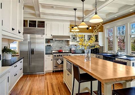 Places hillsborough, california real estate craftsman house. New Home Interior Design: A Blue and White Colonial-Style ...
