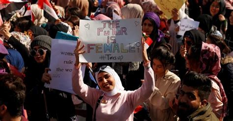 iraqi women defy top cleric s call to separate genders at rallies daily sabah