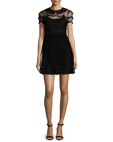 Don't worry, cf is here to help turn that daily this week, i'll be showing you how to wear a dress with a peter pan collar to class and for a night out without looking like you just wandered out of the little. Lyst - Red Valentino Peter Pan Collar Lace Dress in Black