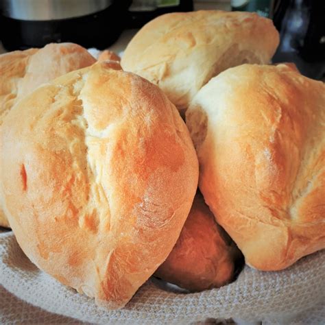 homemade crusty portuguese rolls papo secos foodle club