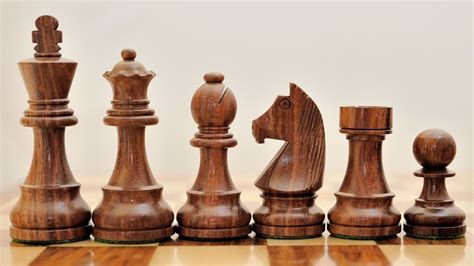 Shesham Wood Staunton Tournament Chess Set With German Knight