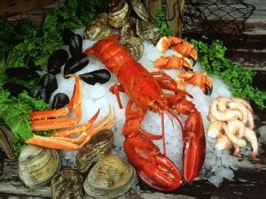 Although new england clam chowder boasts with its salt pork, mollusk, potato, and onion mixture, new yorkers have their own manhattan variety of the dish, a light tomato stew similar to minestrone, filled with carrots, onions, potatoes, celery, and lots of large. Recipes - Fresh Seafood