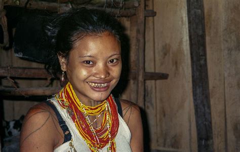 mentawai girl note filed teeth bak sikaciu siberut me… flickr