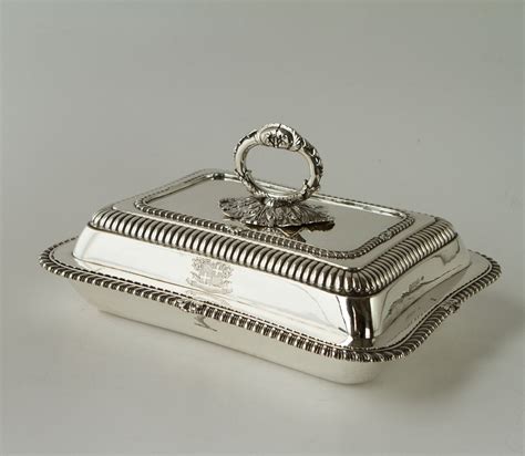 A Very Fine Georgian Silver Entree Dish London 1826 by William Eaton - Forrest & Fraser Fine ...