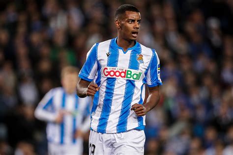 Is he married or dating a new girlfriend? Alexander Isak, da Real Sociedad, vira opção de reforço ...