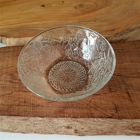 Vintage Pressed Glass Bowl Indiana Glass Daisy Pattern Clear Glassware Glass Serving Bowl