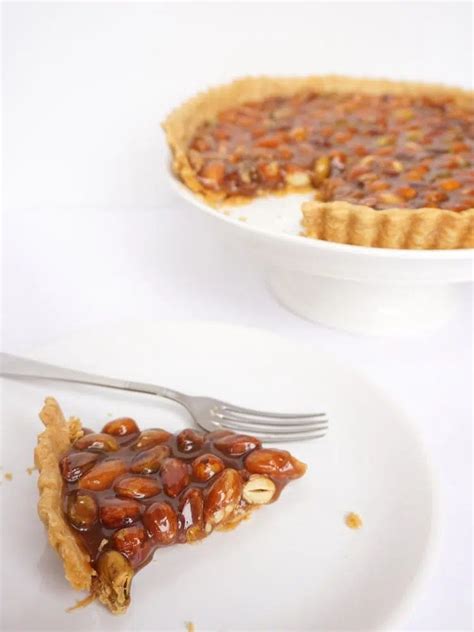 How To Make A Perfect Caramel Nut Tart Recipe Food Crumbles