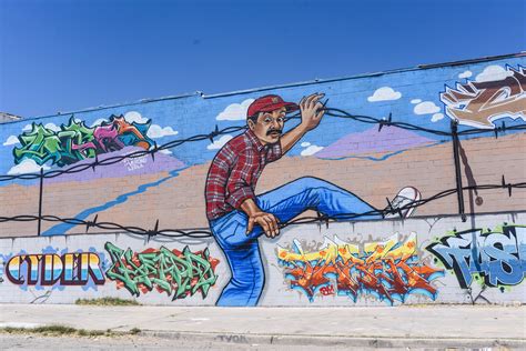 The 'el paso strong' mural painted by gabe vasquez. The Chicano Artists Transcending the US-Mexico Border - VICE