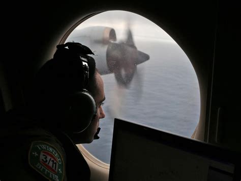 mh370 search ship hunting for missing malaysian airlines plane vanishes for three days after
