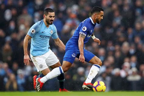 Raheem sterling fires in man city's third. Everton vs Manchester City, Premier League Matchday 26 ...