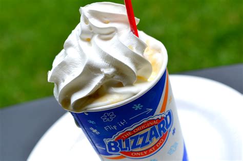 food and ice cream recipes: REVIEW: Dairy Queen Banana Cream Pie Blizzard