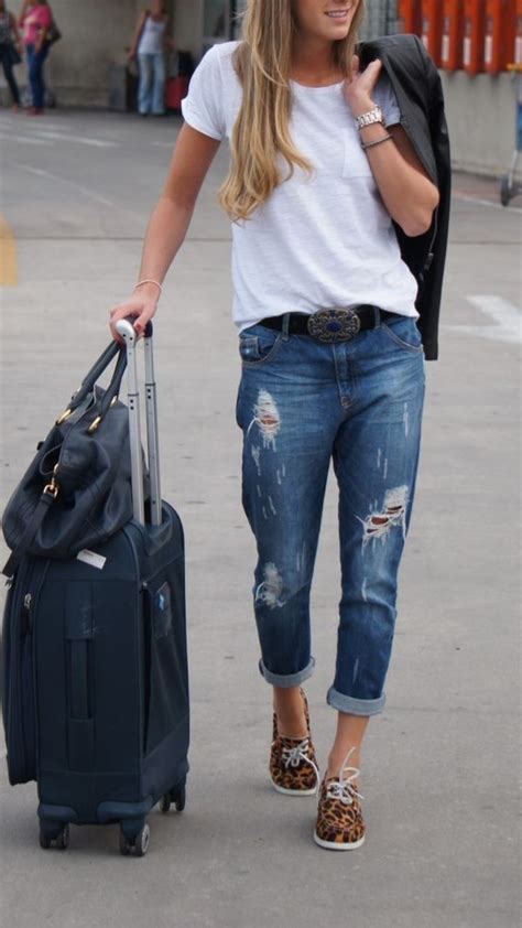 31 Best Travel Outfits For Long Flights Airplane Outfit Classystylee