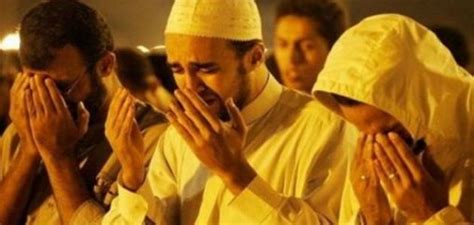 دعاء التهجد هو مايبحث عنه العديد من المسلمين في جميع أنحاء العالم، خاصة مع دخول العشر الأواخر من شهر رمضان، وهي الليالي العشر وقد يتراخى البعض عن صلاة التهجد في الأيام الأخيرة من شهر رمضان المبارك إلا أن هذا غير محبب، خاصة بعد إنقضاء ليلة السابع والعشرين. كم عدد ركعات صلاة التهجد - المجنون