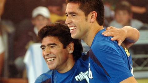 Para niños y jóvenes de barrios vulnerables que ven al fútbol como un salvoconducto para escapar de la pobreza extrema, el coronavirus no sólo amenaza la salud sino también su futuro. El mensaje despedida de Juan Román Riquelme para Maradona ...