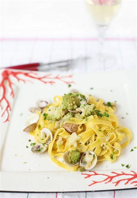 I broccoli rientrano nel gruppo di piante di cui non vengono mangiate le foglie bensì le infiorescenze non ancora mature. Ricetta Fettuccine Filotea con vongole e broccolo ...