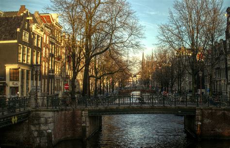Amsterdam in Zahlen - Warum es jede Reise wert ist