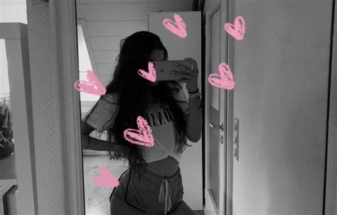 𝘗𝘪𝘯𝘵𝘦𝘳𝘦𝘴𝘵 𝘚𝘦𝘭𝘥𝘴𝘶𝘮☾ Snapchat Selfies Tumblr Photography Snapchat Girls