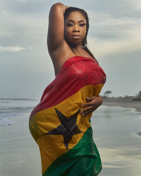 Moesha Boduong Poses In Ghana S Flag To Mark Ghana S Independence Pic