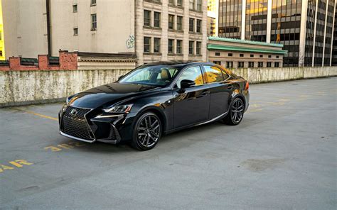 Lexus Is 300 Black Line Pas Seulement Pour Les Hommes En Noir Guide