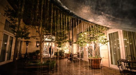 This is also a romantic destination with lovely streets, wine tastings, and bed and breakfast inns to stay in for the weekend. Romantic Mississippi Getaways - Visit Mississippi