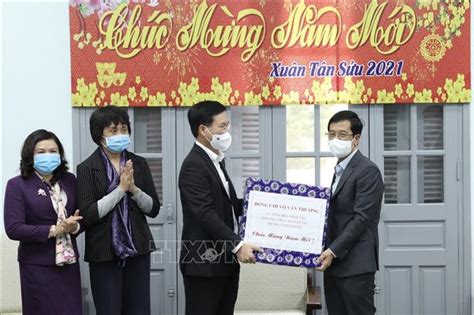 Bình luận tiếng việt sẽ chạy cùng lúc với hình ảnh rất chuyên nghiệp, ăn khớp trơn trua khiến đẩy tuy các fan trên khắp thế giới không cùng dòng máu nhưng cảm xúc xem bóng đá giữa các quốc gia là như nhau. Thường trực Ban Bí thư Võ Văn Thưởng chúc tết cán bộ, nhân ...