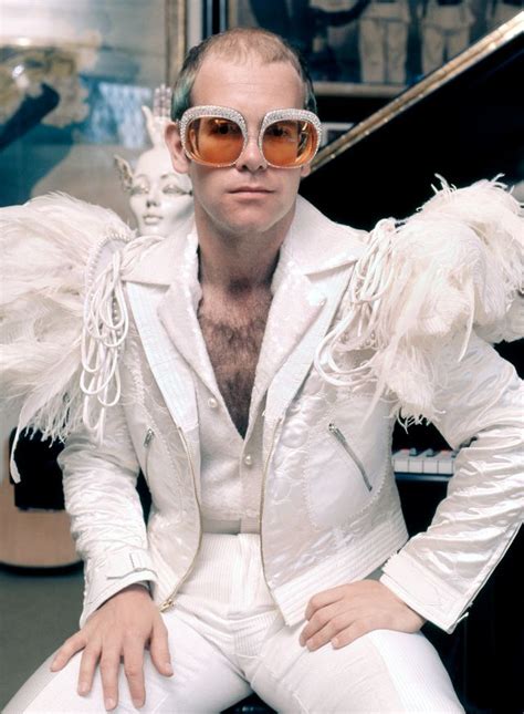 30 Amazing Color Photographs Of A Young Elton John In The 1970s