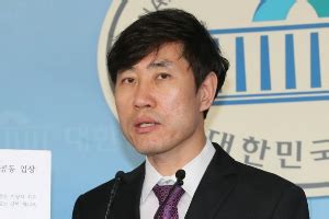 Listen to 김무성 | soundcloud is an audio platform that lets you listen to what you love and share the sounds you create. 통합당 하태경 김기현 황보승희 이헌승 윤한홍 경선 승리해 본선행