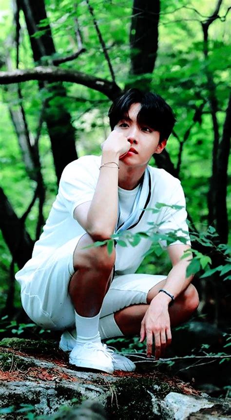 Maybe you would like to learn more about one of these? #JHOPE // #BTS 2019 SEASON'S GREETINGS' SPOT (Dengan ...
