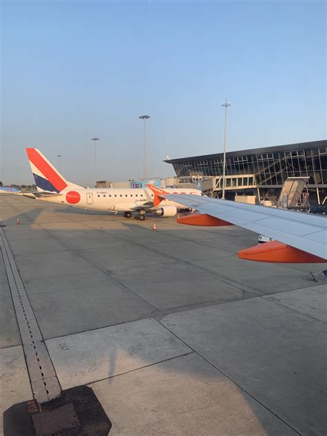 Compare all airlines for nice lille flights to find best prices. Review of easyJet flight from Nice to Lille in Economy