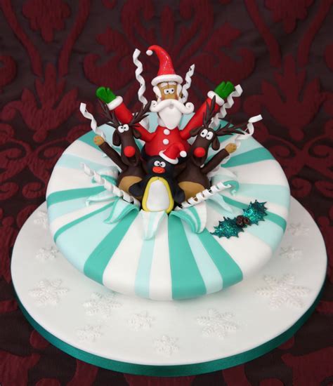 Add next layer, trim it, and frost it as before, then add third layer (trim the final layer for a completely flat top, or feel free to leave it domed. Christmas Cakes - Decoration Ideas | Little Birthday Cakes