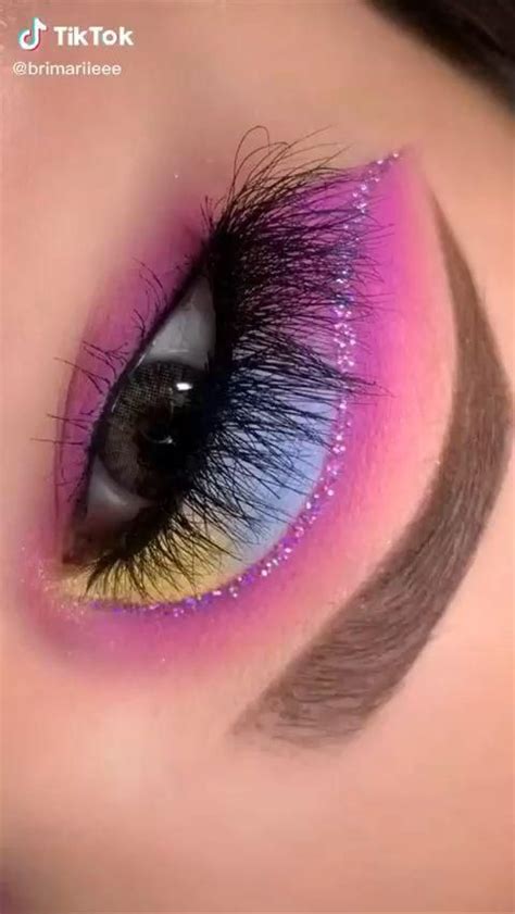 Vibrant And Stunning Eye Makeup Looks
