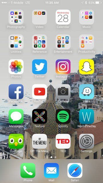 Anna Camp & 13 Other Stars Let Us Peek Inside Their iPhones