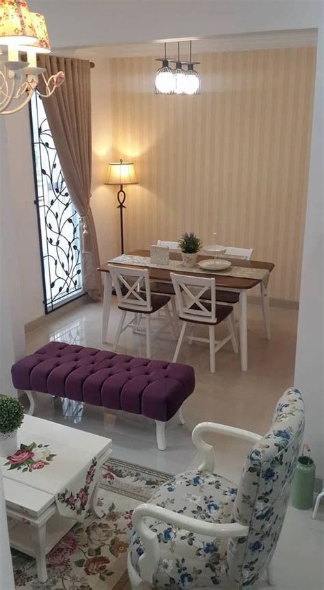Tidak terlalu berlebihan jika rumah mungil tampil menawan dengan penataan yang apik sehingga menjadikannya sebuah hunian asri. Pin by illy junus on Rumah Mungil Shabby Chic Interior in ...