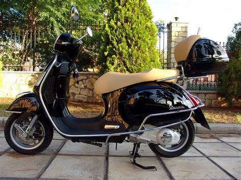 Vespa calls the gts the fastest vespa ever. i would also call it the safest vespa ever. Vendo Piaggio Vespa Gts 250 i.e.