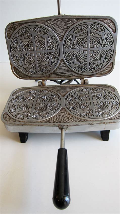 Krumkake Baker Automatic Vintage Scandinavian Cookie Maker Pizzelle