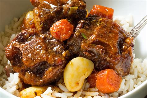 Cover bottom of pot with 1 cup cold water for a 6 quart instant pot and 1.5 cups of cold water for an 8 quart instant pot. Recipe for Authentic Jamaican Oxtail Stew