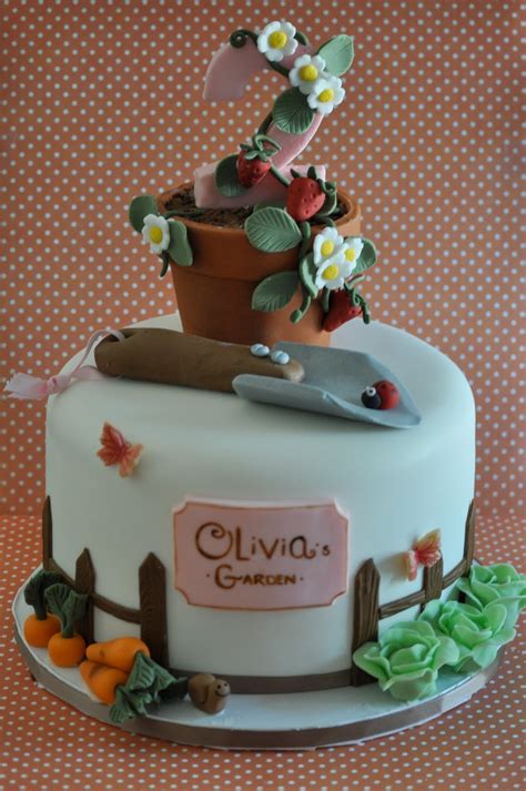 Garden Cake | blue cupcake