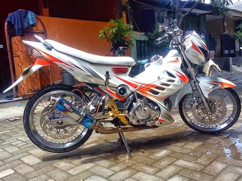 Suzuki satria 120 r lscm/ satria 2tak hiu modif simpel tapi keren. Modifikasi Suzuki Satria FU 150' Street Fighter ...