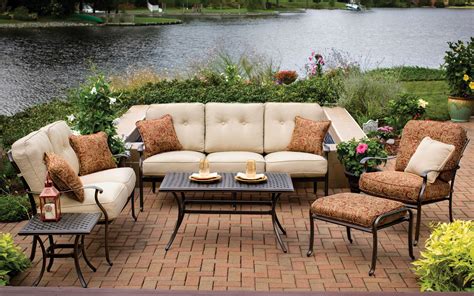 Agio Heritage Alumicast Deep Seat Outdoor Sofa With Traditional Trellis