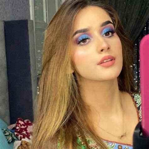 Alishbah Anjum On Instagram Girl Poses Stylish Girl Beauty