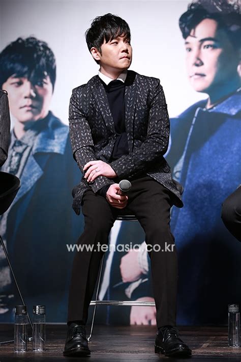 19년차 밴드 엠씨더맥스의 베이스를 맡고 있는 제이윤 씨의 라이브 변천사입니다. TENPHOTO 엠씨더맥스 전민혁 근엄한 표정의 드러머 엠씨더맥스 ...