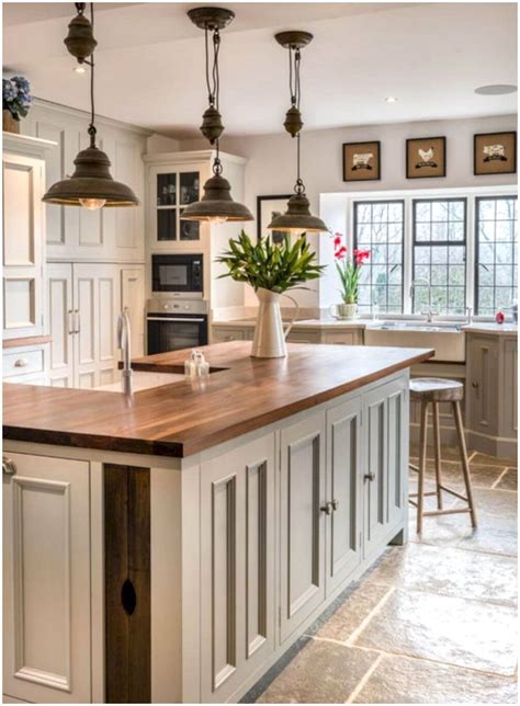 8 Cottage Style Kitchens With Oak Cabinets In 2021 Rustic Kitchen