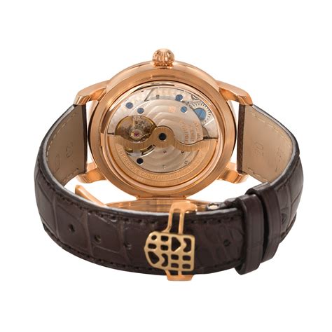The numerals are cut off at the top which i hate, and the brand placement in the centre of the dial? Frédérique Constant Classics Moonphase Automatic // FC ...