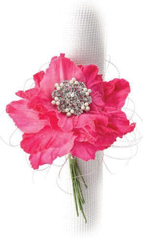White petaled flower bouquet on white surface. 17 Best images about Composite Bouquets/Glamelias on ...
