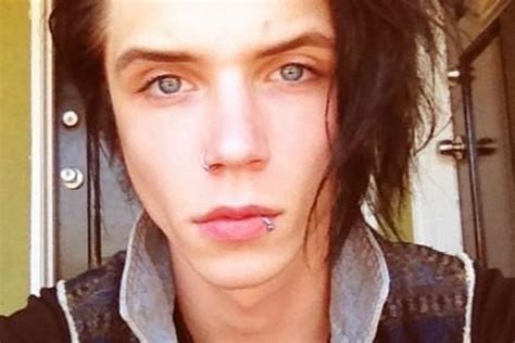Andy Bíersack Photo Biography Wikis Age Height Personal Life