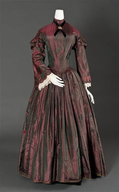 Day Dress C 1845 Changeable Redgreen Taffeta Fashion Historical