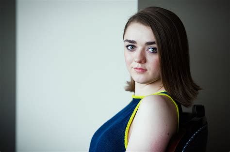 Maisie Williams Wallpapers Pictures Images