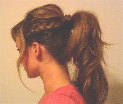 Without long locks or extensions, your bun might be lacking those key traits. Top 9 School Hairstyles for Medium Hair | Styles At Life