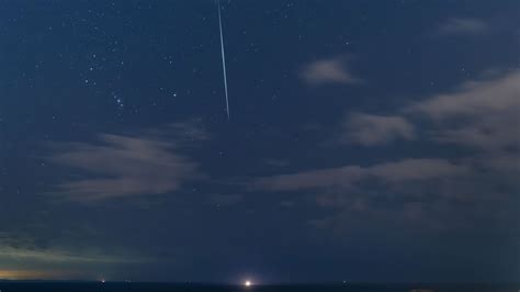 Leonid Meteor Shower Lights Up Night Sky Uk News Sky News